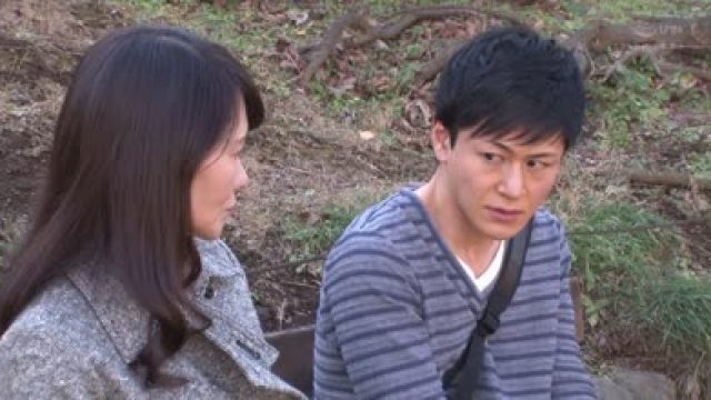 juy-472只是接吻就会湿的友人母亲-麻生真理