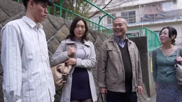JUQ-887 密着セックス ～旅行先で夫の上司と深まる不貞愛～ 沖宮那美