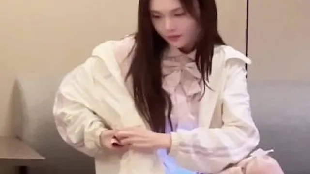 今天约的妹子身材苗条夹子音叫床声音太温柔了-7BOSS