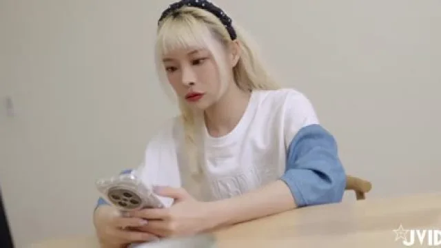 兄妹之間不倫禁忌誘惑理性與情感之間的矛盾一步步引導心智未成熟的哥哥感受人生第一次的噴射-香月遙衣