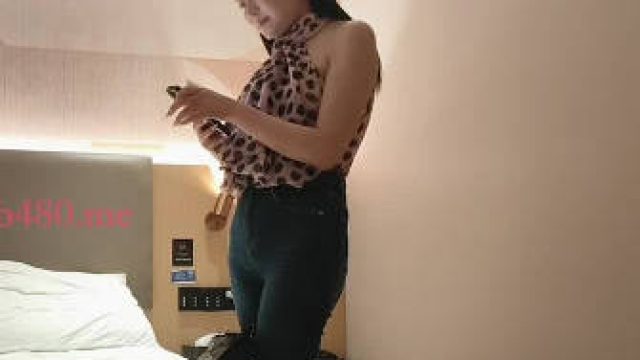 约了一个穿着非常性感的漂亮妹妹-强哥