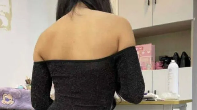 亲二姐琪琪准备化妆去酒吧约炮