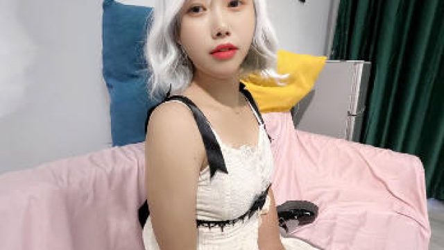 洛丽塔舅妈丝袜足交连射两次