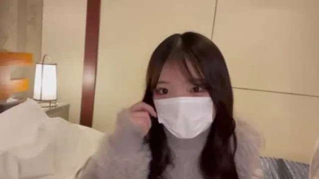 FC2PPV-4582289-超逸材美绪酱越见越可爱的纤细美少女