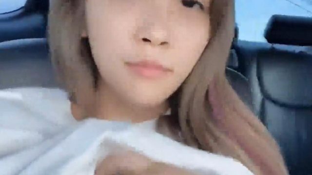 骚妹子坐车回家发骚想要与司机打炮