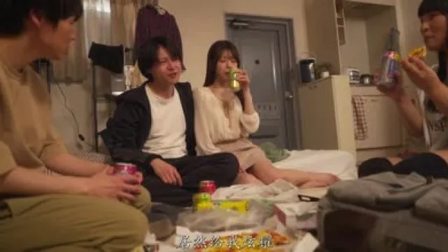 ROYD-266每天来我家过夜的有男友的女性朋友无意识地诱惑我-逢坂希穂