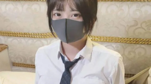 FC2PPV-4641935 袭击并被迫一次又一次射精