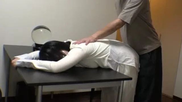 FC2PPV-4581921-极其普通的19岁理科女大学生男生遍地却为何
