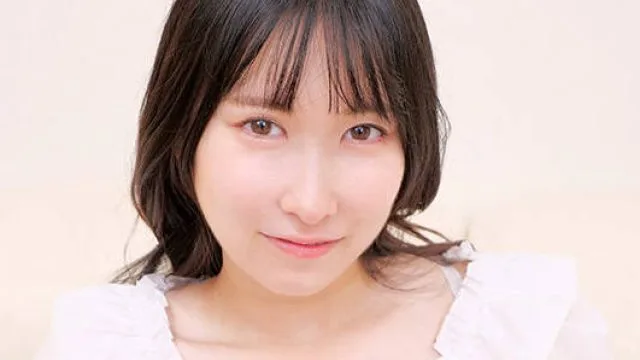 IENFH-32502 超有名大学に通うマジメな女子大生がとっても恥ずかしい焦らし素股 パンティ越しにデカチンずぷっと3cm挿入！ 黒宮えりか