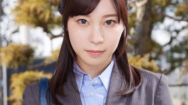 SDMM-11205 と称して生おっぱいをモミモミしながらインタビュー 清純そうな見た目からは想像もつかない超ドえろ発言連発！