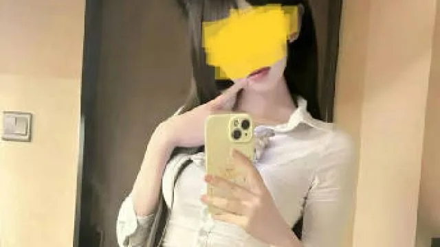 内射穿JK的妹妹想要出门约会被我按在卫生间马桶上