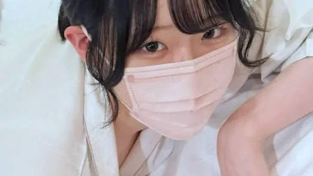 FC2PPV-4692702-脱下内衣的SSS级白皙清纯美少女被电动按摩棒玩到高潮