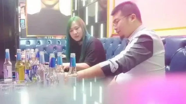 约会女老板K歌后直接酒店开房