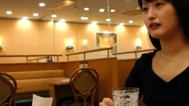 FC2PPV-1146311-背叛丈夫沉溺于与他人男性性爱的数学教师新妻在圈内处理性事角色无法逃脱被迫接受射精精液注入子宫的禁忌六人轮奸之一