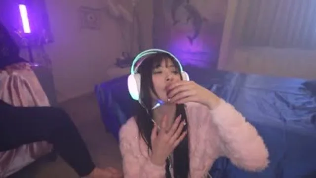 FJIN-086 キメセクの巣 アヘ顔オホ声連発！！ヤリたい盛りの汁まみれトランスFUCK！！似鳥日菜