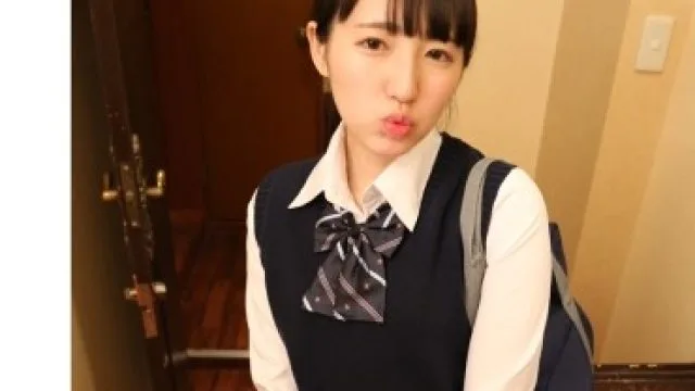 SRCN-043 パパ活ロリJ●は密着風呂でキモ～イおじさんに顔中べろべろ舐められ超絶イヤそうな顔をしていたのにおじさんの凄テクにマン汁溢れまくり