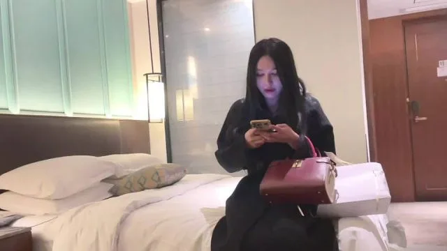 约美甲店上班的小姐姐-阿柒