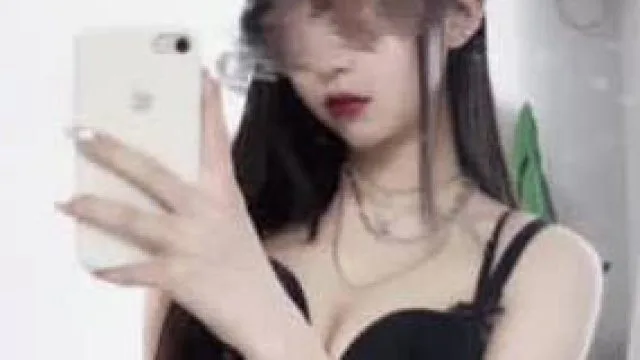 纯欲反差婊女博主