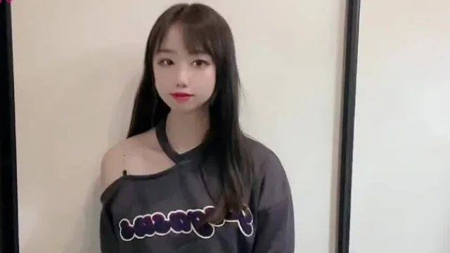 撒娇女友见面就是操-小桃