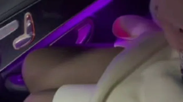 在送同事回家的路上车震了她
