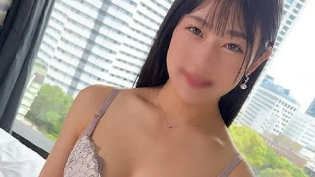 FC2PPV-4656129 大学生在厕所里吹箫