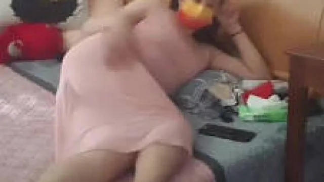 约操同小区有妇之夫来家里做爱-小艾
