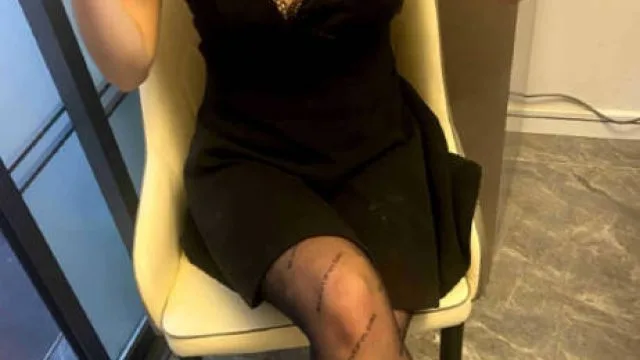 兄弟的老婆借了我钱为了抵债约操厨房口交吐了一地
