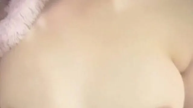 操侄女时侄女答应我偷拍她妈的奶子给我看
