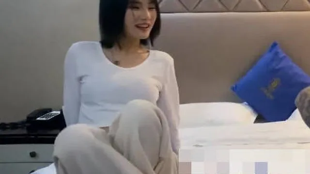 舔奶玩逼金枪不倒短发少女娇喘求饶-小文探花