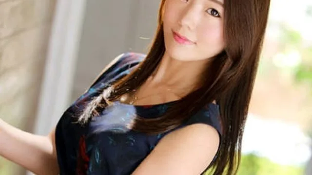 luxu-1243 为了寻求刺激而打开AV摄影之门的美容师