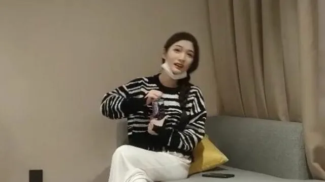 鸭总侦探气质不错的外围妹子