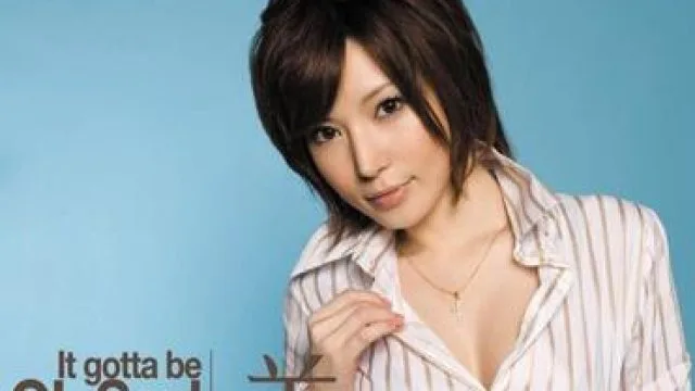 制服OL里美由里亚的精彩演出