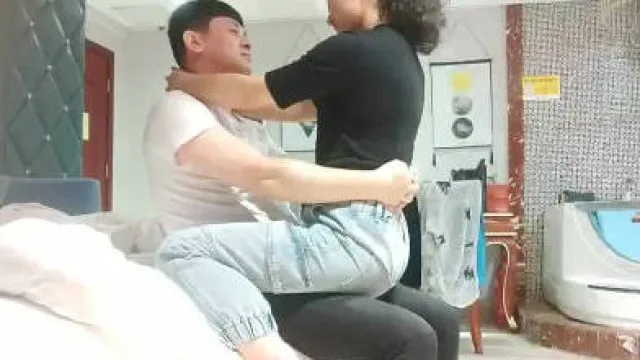 爱情故事06-10酒店大圆床约炮女婚饥渴人妻
