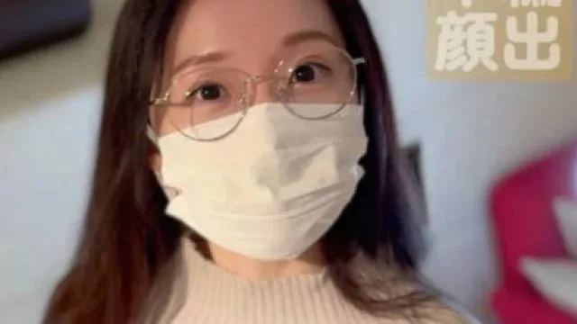 FC2PPV-4598325 尝试拍摄真实读者模型的性爱镜头时