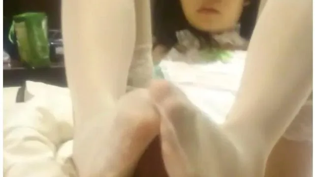 91大神jinx之00后学妹绿色情趣装白丝袜玩口爆