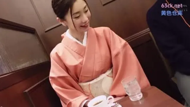 MAAN-884 【止まらないハメ潮】170cm近い高身長の抜群エロ女将！着物の下はマ●コひくひくマン汁だらだら、どすけべフェラからのアナル舐め手コキでチ●コは限界！！スレ
