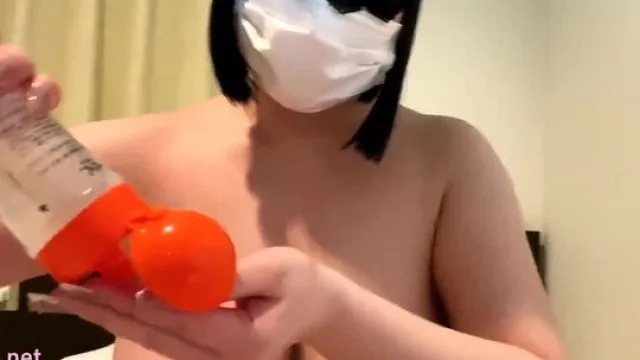 FC2PPV-4885918-巨乳酱连发八次纵插推奶