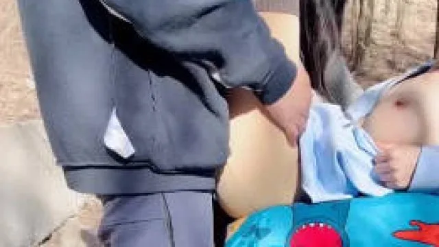 两大骚货主播直播下乡勾引农民做爱
