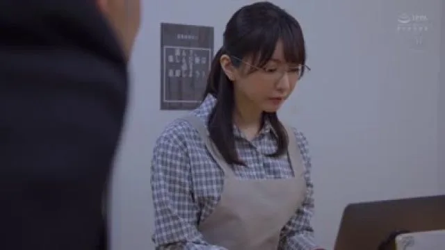 JUR-422 人妻秘书与社长室中热吻交欢的激情瞬间 – 新妻优香