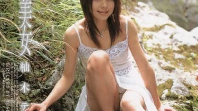 SRXV-411回到出道作拍摄地的混血女优Rio换上各种服饰演绎不同风格来体现成长过程