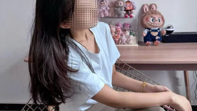 和堂姐各种姿势尽情的爆操她的淫穴