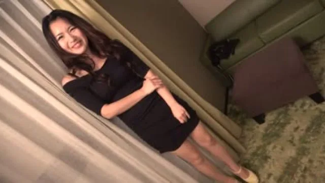 484SD-005网络社群哄骗傲气美巨乳女孩激烈干炮大量颜射