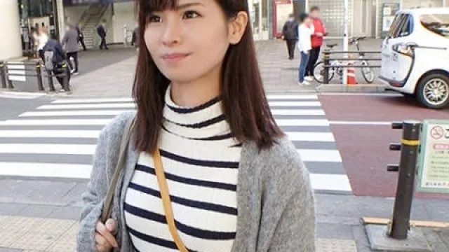 200GANA-2397约炮高挑身材美女隔着衣服就对她进行挑逗