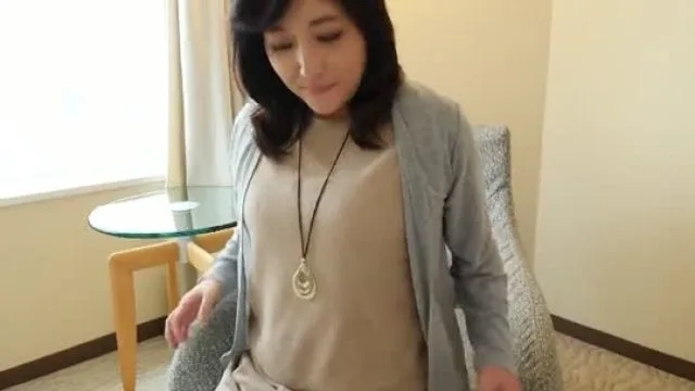 FC2PPV-1184894-个体熟悉的乳房调理48岁的女士只需触摸胸