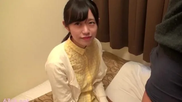 FC2PPV-1130102-原东北地方偶像恋爱禁令下的零男免疫力全民女神的新鲜私处现场射精实拍正品