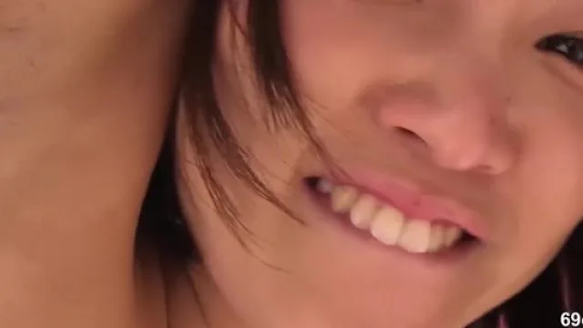 FC2PPV-1106795-学校人气第一美女老师是受虐狂粘液喷射高潮性交和口交吞下两发