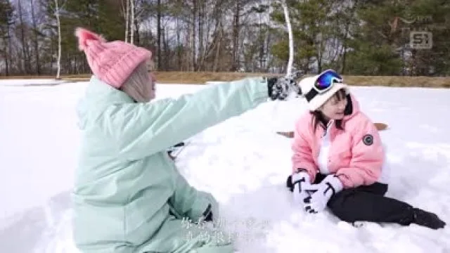 SONE-801 村上悠华 春季滑雪场的少女