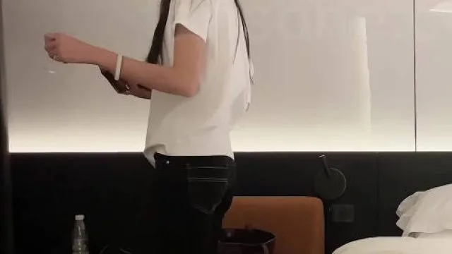 妹妹吃肉棒像吃冰棒一样津津有味-7BOSS