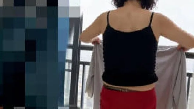 用跳楼威胁老妈老妈真害怕了极不情愿的给了我第一次