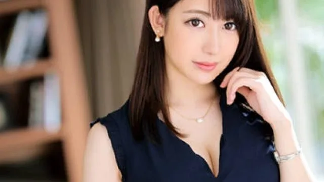 luxu-1237 很腼腆的医科美女小心翼翼的舔肉棒